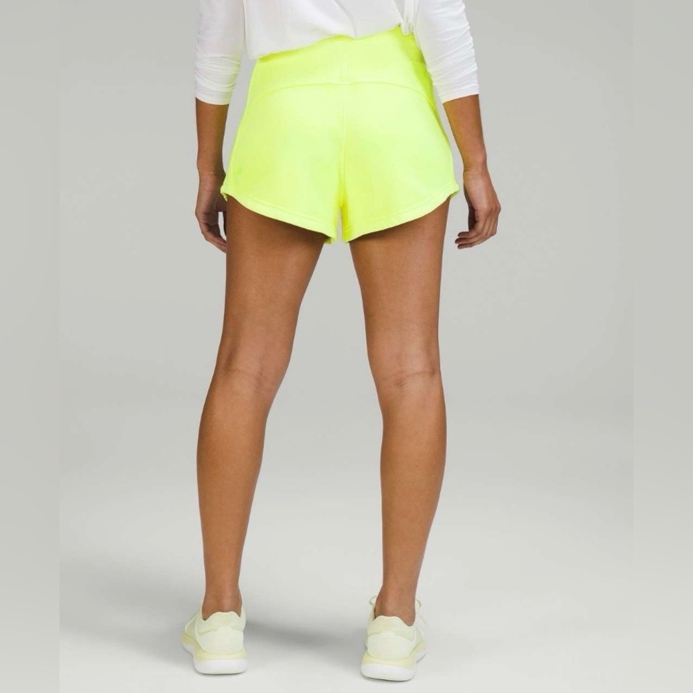 Lululemon Inner Glow High-Rise Shorts 3” Neon Wash Yellow Size 4 NWT - Picture 1 of 11